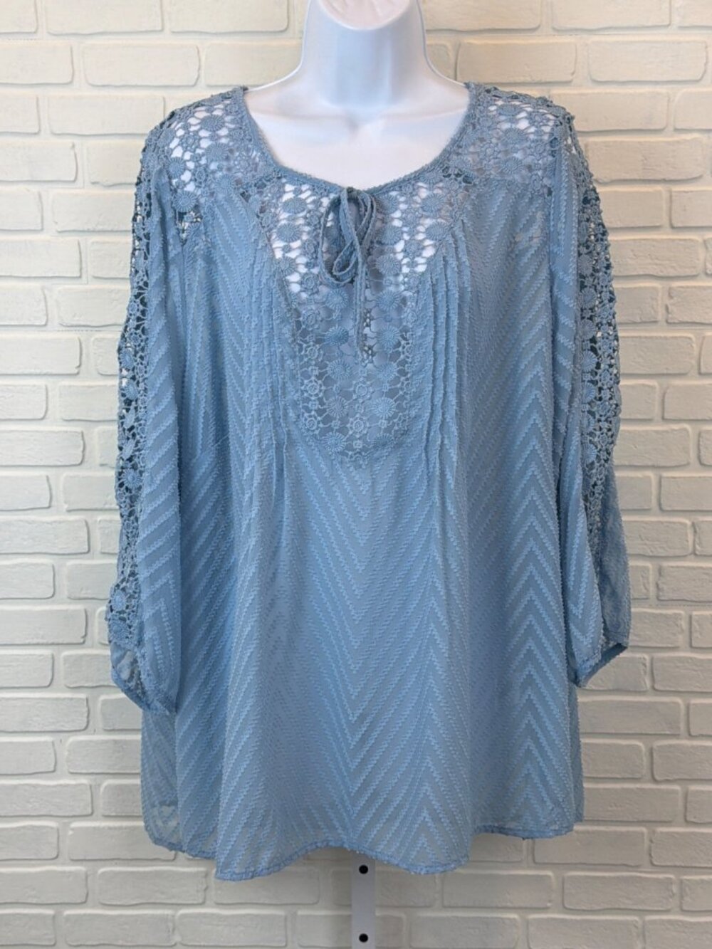 Bila Crochet Yoke Peasant Blouse Light Blue Chevron 3/4 Sleeve XXL